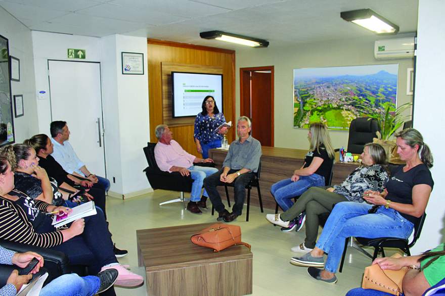 Reunião para projetar a Consulta Popular no município foi realizada na terça, 8