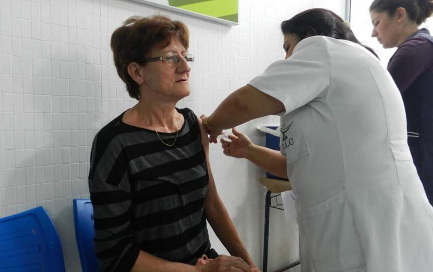 Esforço visa imunizar grupo de risco em relação ao vírus Influenza, causador do H1N1, igualmente perigoso 