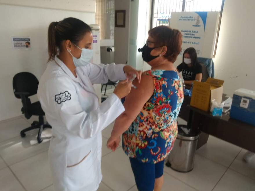 Eni Corrêa da Cruz não perdeu tempo e foi se vacinar para se imunizar contra a doença