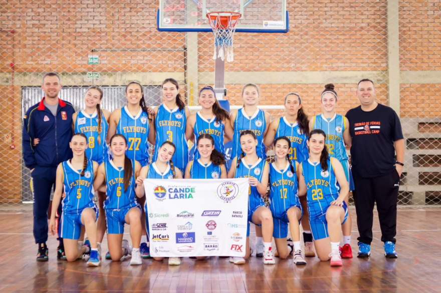 Sub-17 lidera o estadual (Foto: Divulgação | Flyboys)