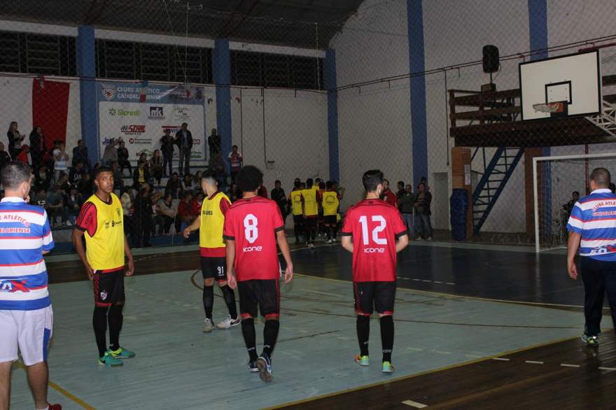 Jogadores do MGA/River deixaram a quadra sob vaias da torcida do Atlético