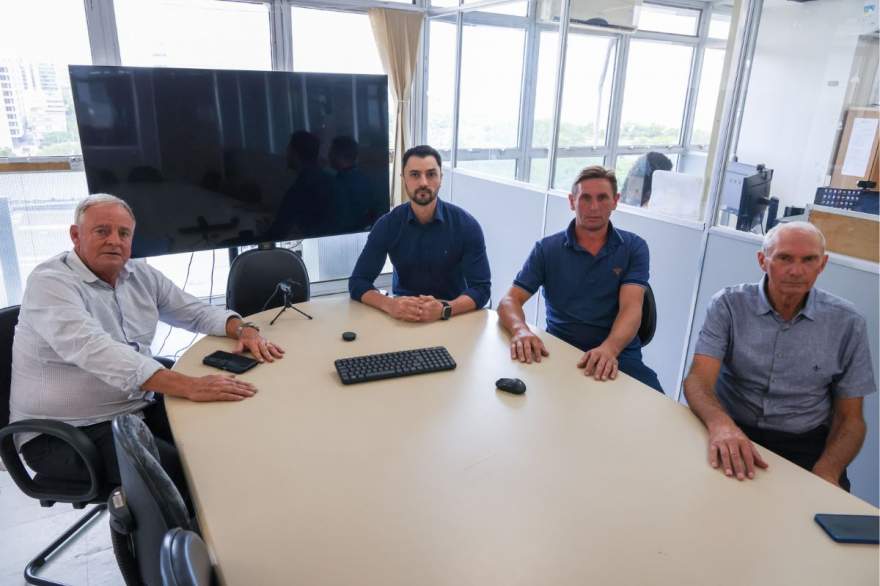 O candelariense Anderson Pavin Neto, representante do deputado Alceu Moreira, recebeu a comitiva (Foto: Divulgação | AI Prefeitura)