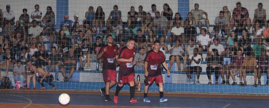 A comemoração do gol que garantiu a classificação para a final