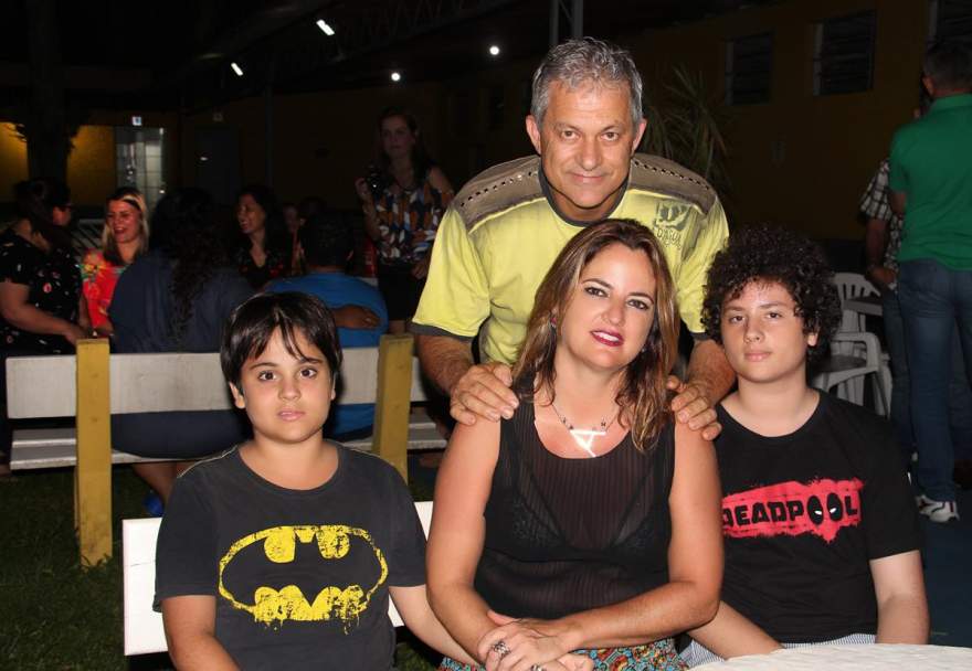Vianei Batat Adriana Antonio e família 