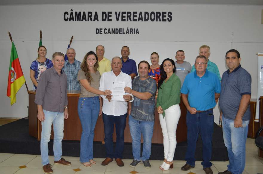 Ato oficial da devolução foi feito na Câmara de Vereadores | Foto: Matheus Haetinger