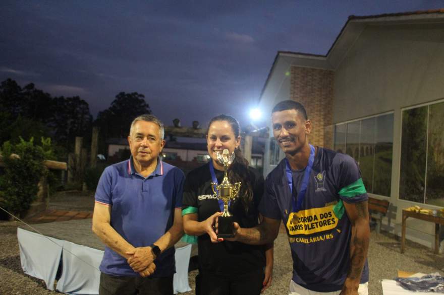 A dupla vencedora: Larissa Kellermann e Max Douglas