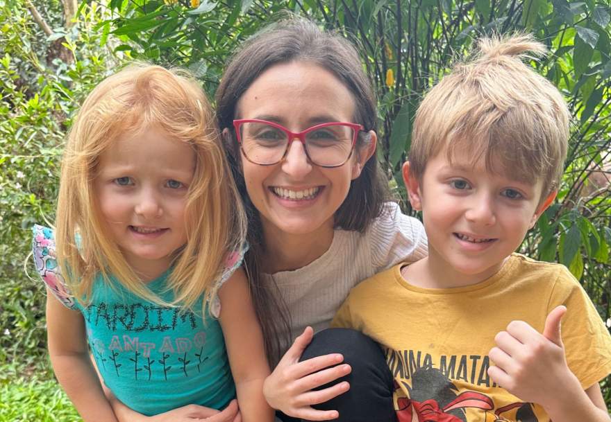 Jusiane Janine Quoos Skolaude, mãe de Vicente Leonel Quoos Skolaude e Marlana Hadassa Quoos Skolaude