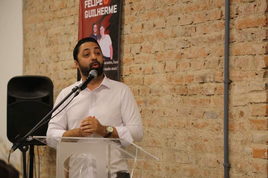 O deputado federal Marcelo Moraes prestigiou o evento de lançamento da feira