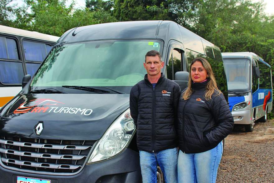 Unidos pela paixão pelo transporte, Rodrigo e Andreza percorrem as estradas do Brasil e exterior levando o sonho da família adiante