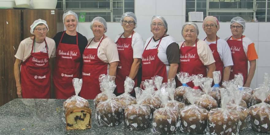 Grupo de mulheres de quarta-feira na cozinha comunitária da prefeitura (Foto: Arthur L. Mallmann | Folha de Candelária)