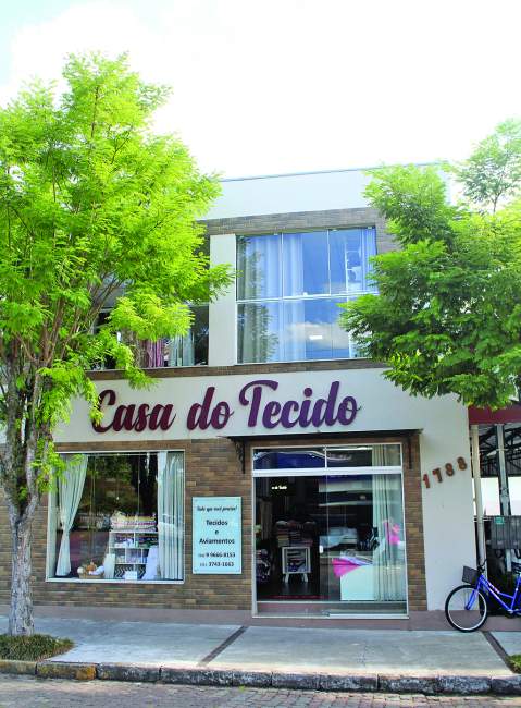 A Casa do Tecido fica na Av. Pereira Rêgo, 1788, ao lado da Beise Automóveis