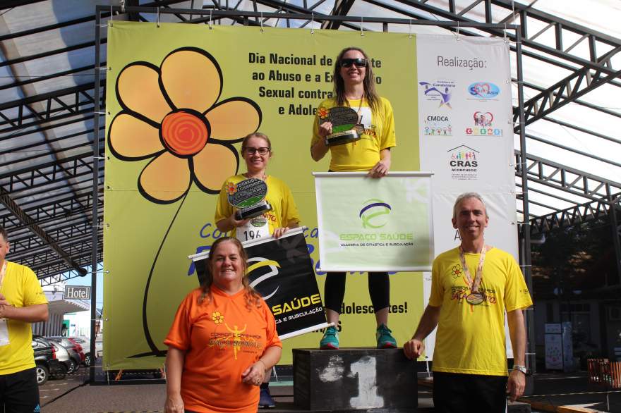 Premiação 40/44 anos feminino 4km