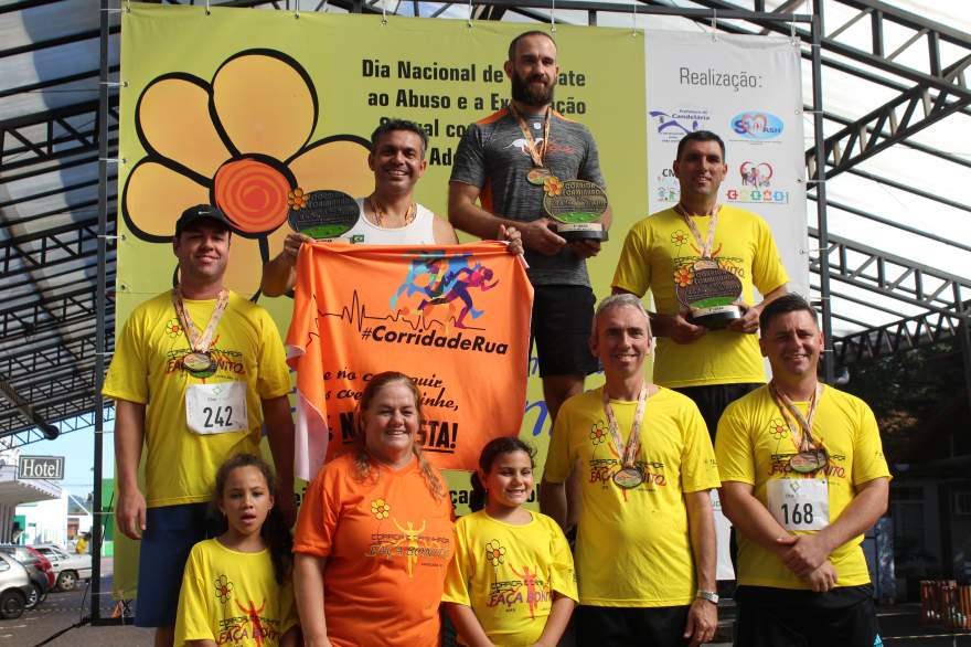 Premiação 35/39 anos masculino 8km