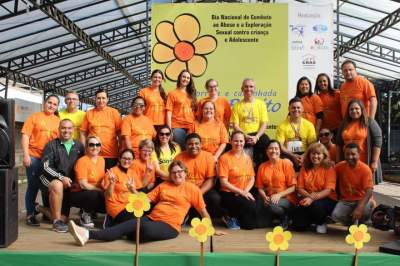 A equipe responsável pela organização da 2ª Corrida e Caminhada Faça Bonito