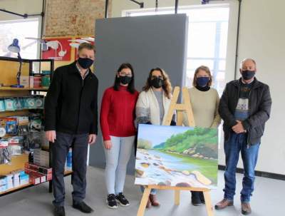 Artistas plásticas expõem obras  na mostra Candelária nas Vitrines