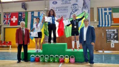 Roberta Roos foi medalha de bronze na categoria elite feminina OALC 16kg até 60kg