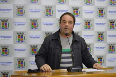 Vereador indica a aquisição de triturador de galhos