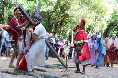 Encenação da Paixão e Morte de Cristo