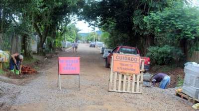 Rua Garibaldi é parcialmente interditada para pavimentação