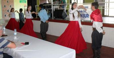 A apresentação de dança do grupo Unidos pela Ponte