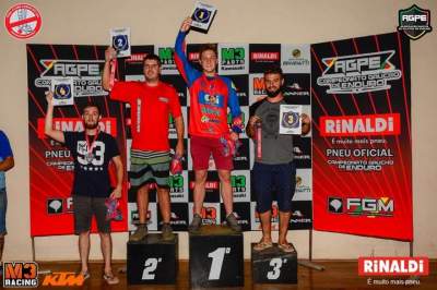 Candelariense se destaca em competição de Enduro na serra