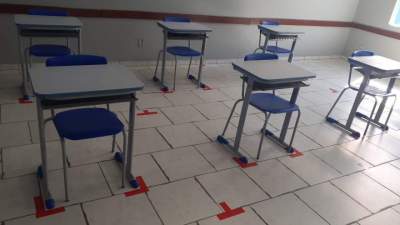Escolas municipais estão sendo preparadas para respeitar o distanciamento entre as classes