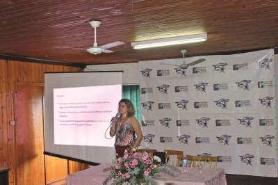 Karine Zenatti Ely foi a palestrante da 1ª Conferência Municipal de Saúde da Mulher 