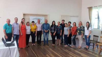 Conselheiros tutelares de Candelária, com autoridades e servidores do município