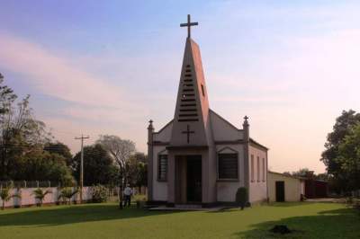 A capela da Comunidade Santa Terezinha do Pinheiro