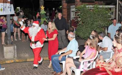 Natal das Candeias: chegada do Papai Noel e show da Orquestra Recanto Maestro