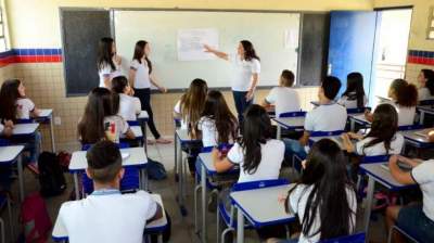 Especialistas pedem revogação do novo ensino médio