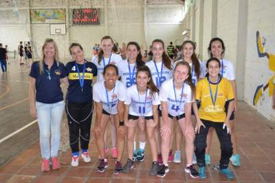 Colégio Medianeira - segundo lugar - handebol juvenil feminino