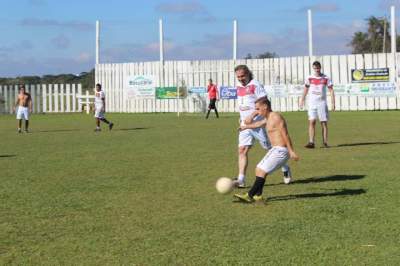 Sandro Sotili participou de jogo amistoso com jogadores do Sem Compromisso