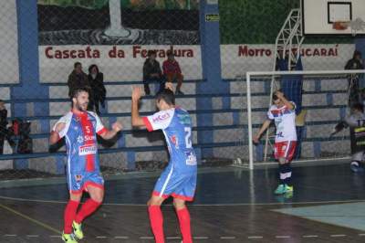 Jé comemora o primeiro gol do Atlético