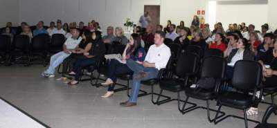 Palestra no auditório da Acic foi acompanhada por representantes de empresas e entidades da cidade
