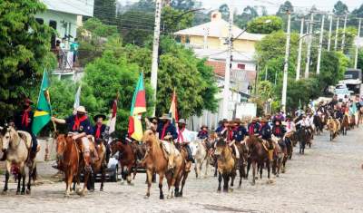 Peões e prendas celebram o 20 de Setembro em Candelária