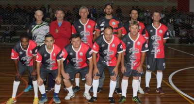 A equipe do FCC, na categoria veteranos