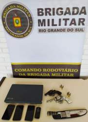 Força Tática da Polícia Rodoviária prende quatro indivíduos armados em Novo Cabrais