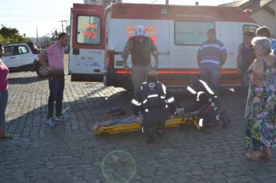 Motociclista foi socorrida pelo Samu e encaminhada ao Hospital Candelária para atendimento médico