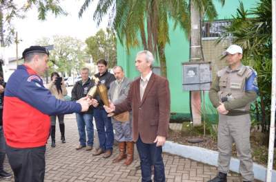 Ato cívico marca a chegada do Fogo Simbólico da Pátria em Candelária
