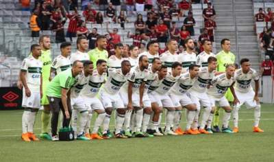 Julio Rusch (segundo agachado, da direita para a esquerda), foi vice-campeão paranaense com o Coritiba - Foto: Julia Abdul-Hak - FPF