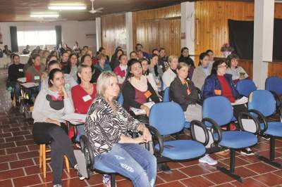 Público de 60 pessoas esteve participando das atividades - Fotos: Tiago Garcia - Folha