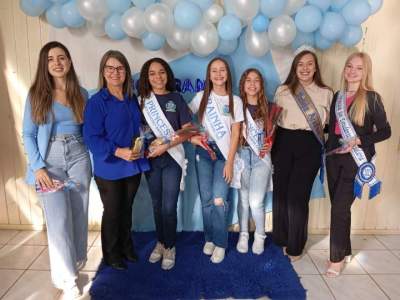 Nova corte de soberanas dos Estudantes da EMEF Francisco Hübner Filho