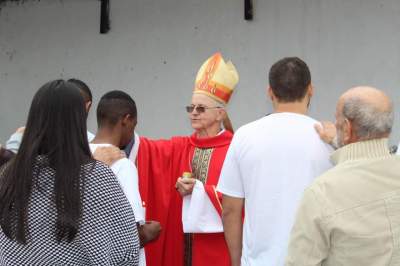 Bispo conduz eucaristia para apenados
