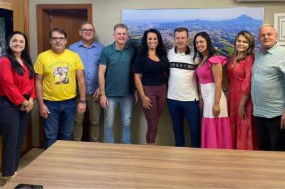 Ex-capitão da Seleção Brasileira participou de reunião na prefeitura