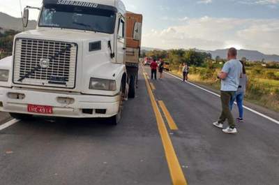 O condutor da carreta não se feriu