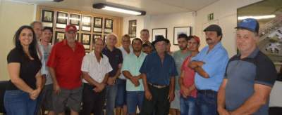 Comunidade de Três Pinheiros reivindica conclusão de rede de água