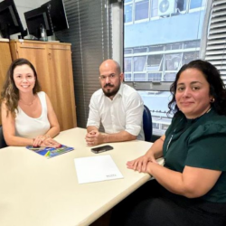 Vereadora participa de reunião com Secretário de Reconstrução