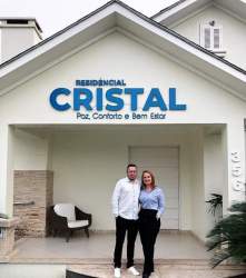 Os proprietários do Residencial Cristal Roger Ritzel e Mayara Ellwanger Ritzel