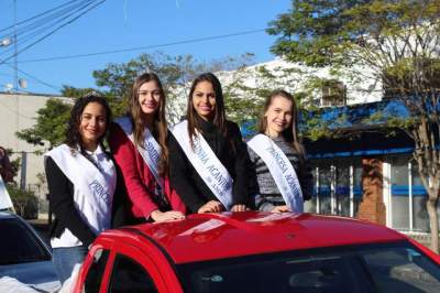 A rainha, princesas e a simpatia dos jovens rurais